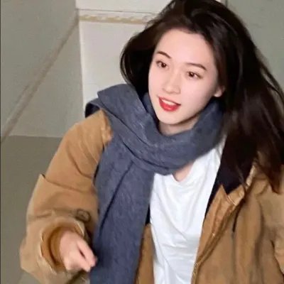 黑衣女孩